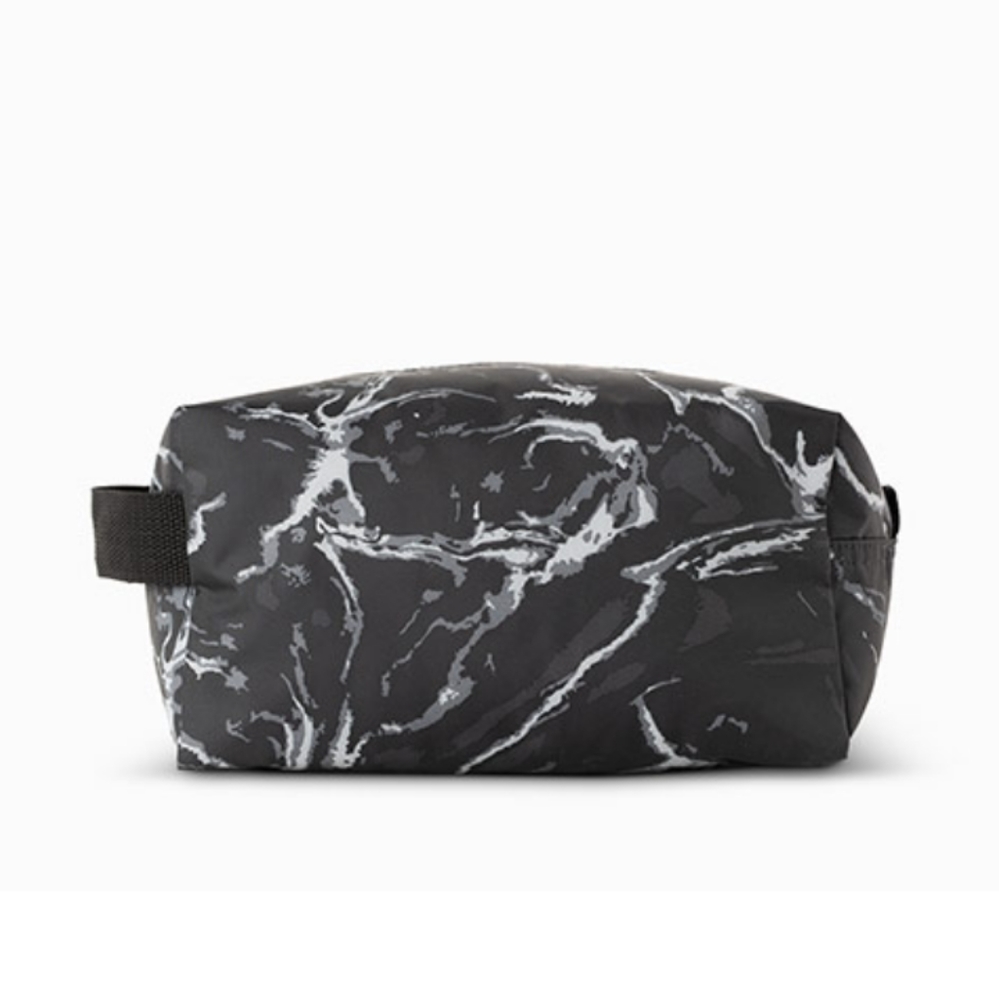 Large Pouch zipper closure wipeable